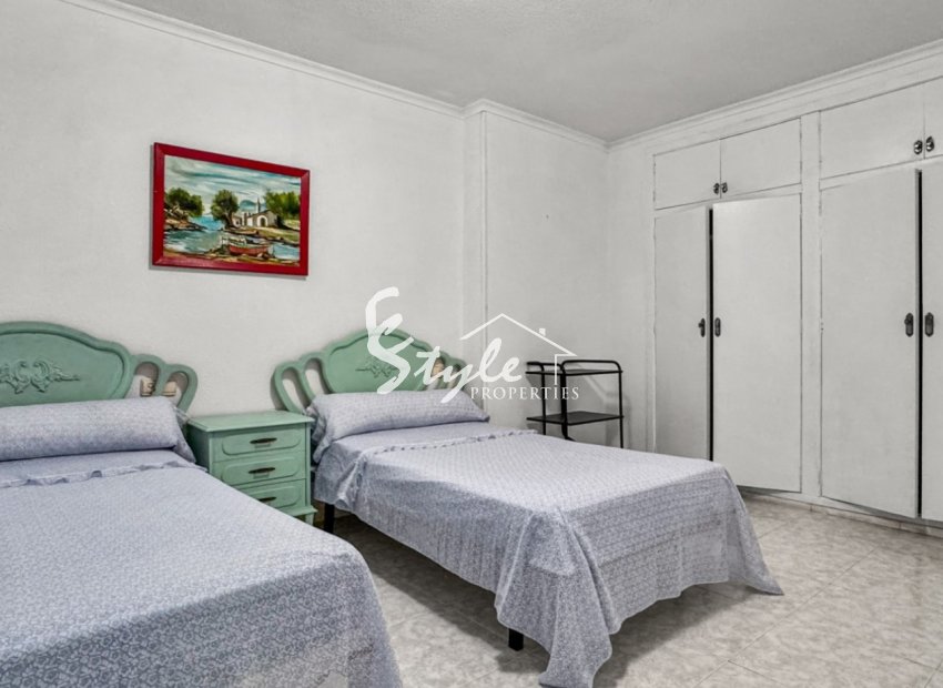 Resale - Apartament  - Torrevieja - Playa de los Locos