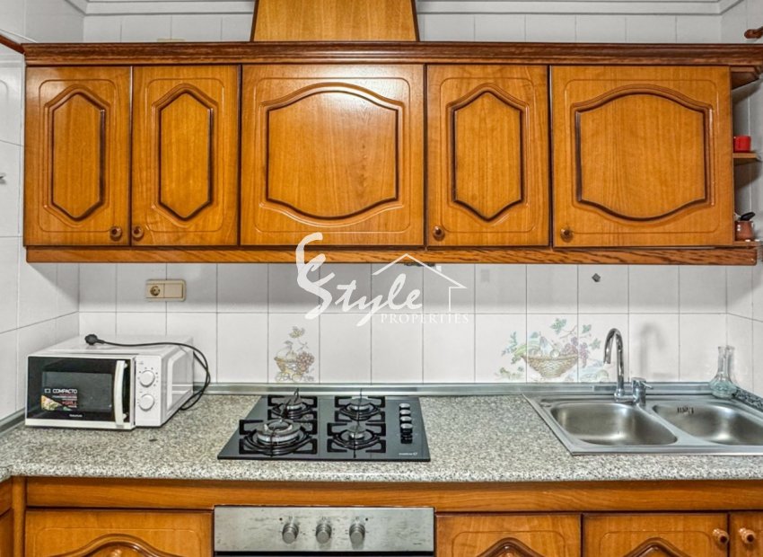 Resale - Apartament  - Torrevieja - Playa de los Locos
