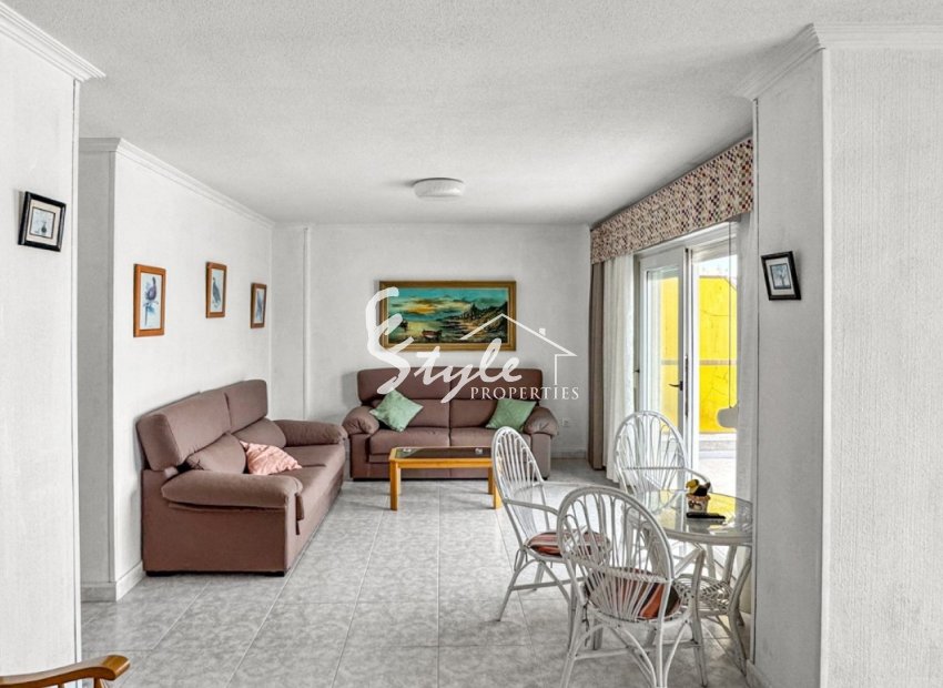 Resale - Apartament  - Torrevieja - Playa de los Locos