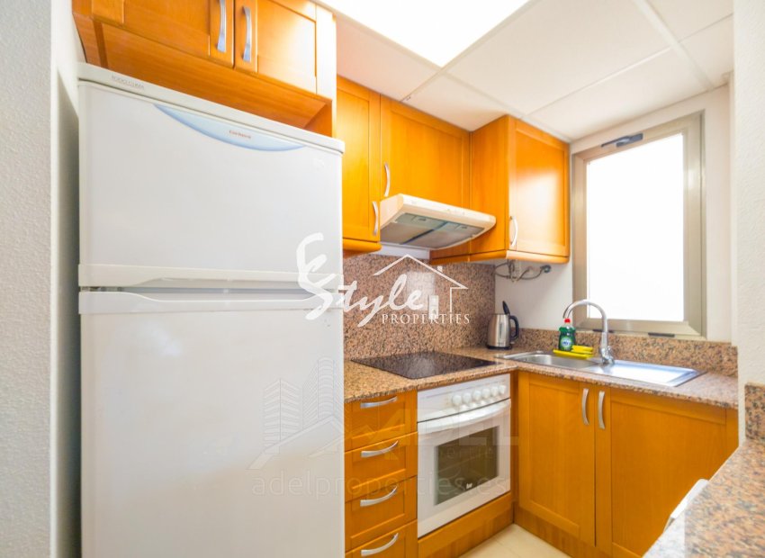 Resale - Apartament  - Torrevieja - Playa de los Locos