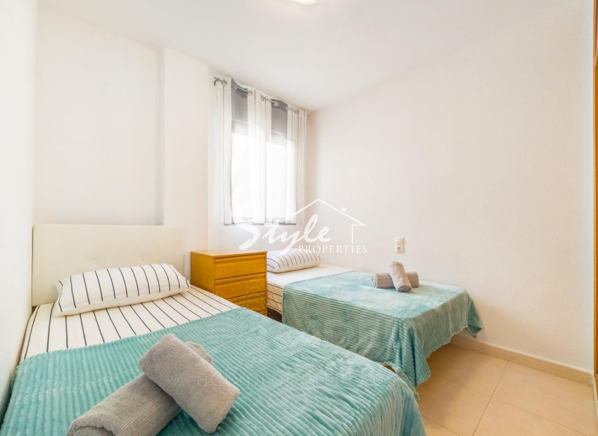 Resale - Apartament  - Torrevieja - Playa de los Locos