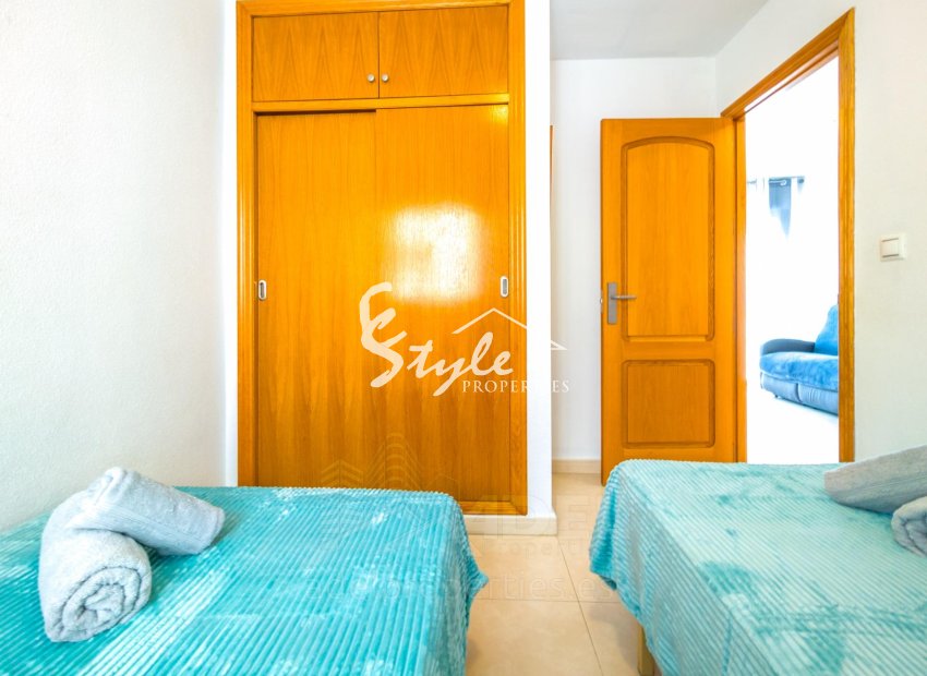 Resale - Apartament  - Torrevieja - Playa de los Locos