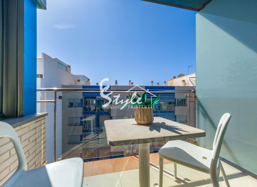 Resale - Apartament  - Torrevieja - Playa de los Locos