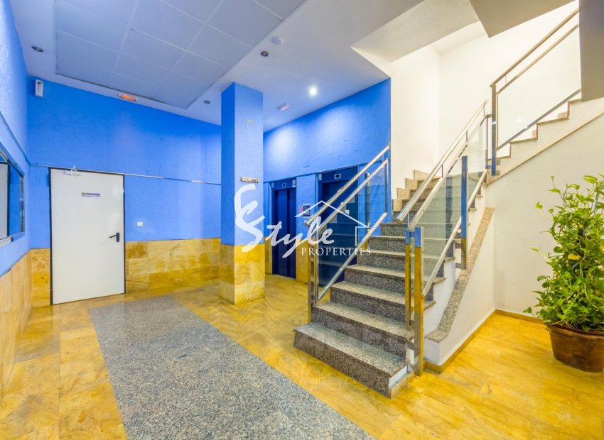 Resale - Apartament  - Torrevieja - Playa de los Locos