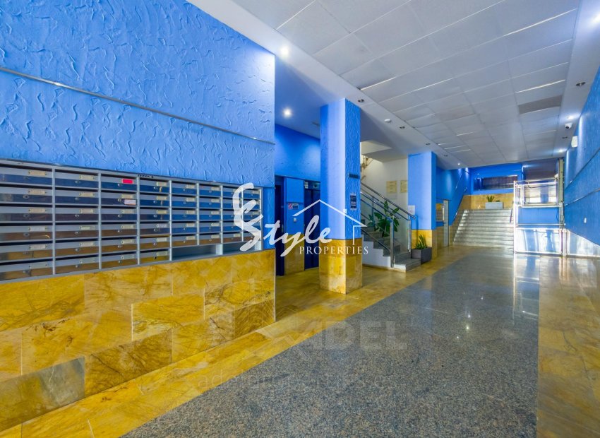 Resale - Apartament  - Torrevieja - Playa de los Locos