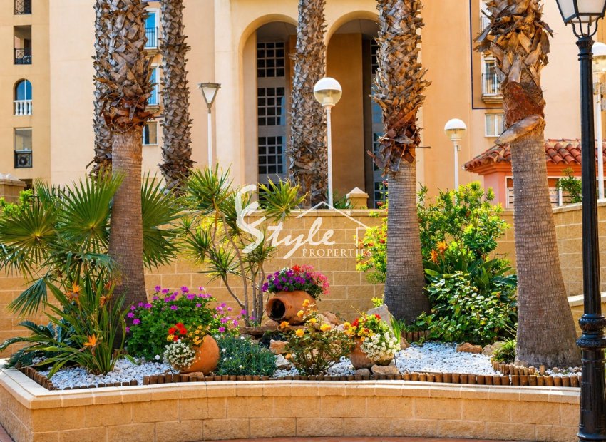 Resale - Apartament  - Torrevieja - Playa de los locos