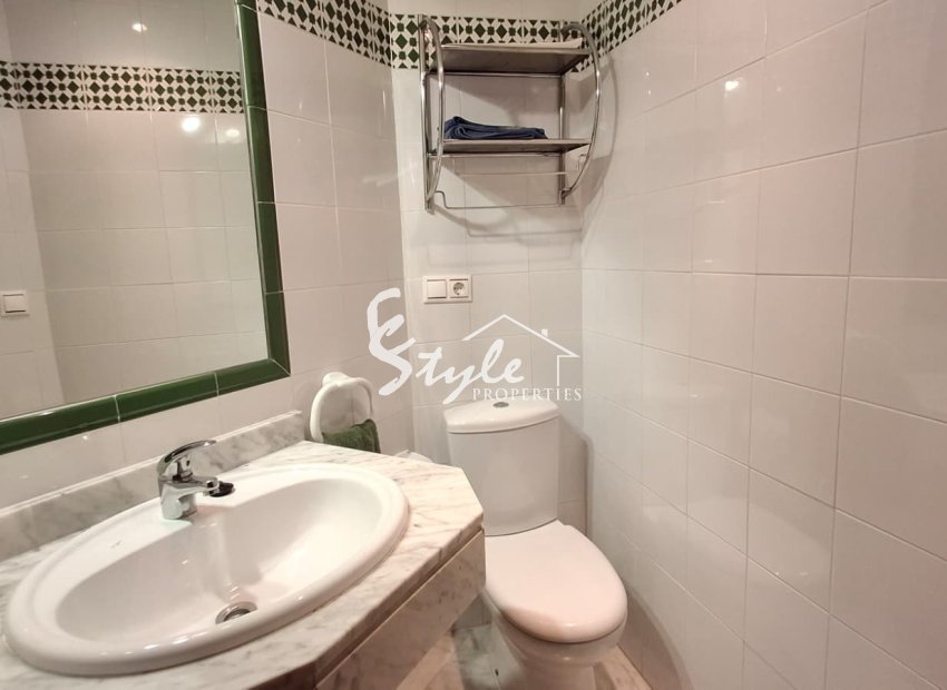 Resale - Apartament  - Torrevieja - Playa de los locos