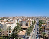 Resale - Apartament  - Torrevieja - Playa de los Locos