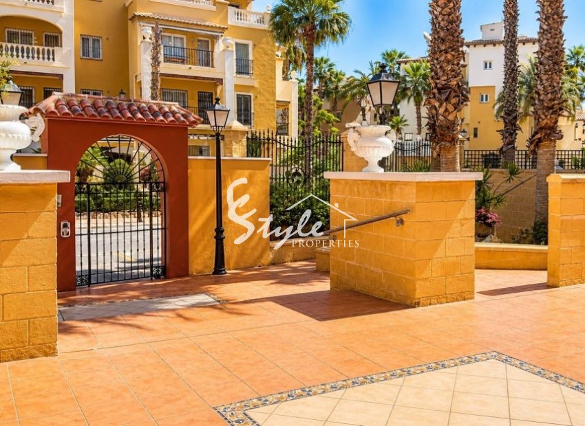Resale - Apartament  - Torrevieja - Playa de los Locos