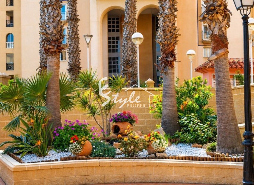 Resale - Apartament  - Torrevieja - Playa de los Locos