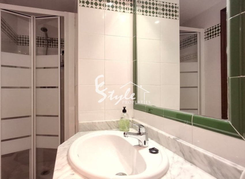 Resale - Apartament  - Torrevieja - Playa de los Locos