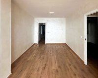 Resale - Apartament  - Torrevieja - Playa de los Locos