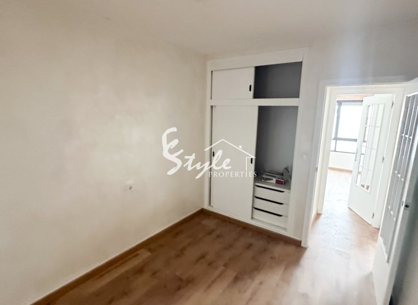 Resale - Apartament  - Torrevieja - Playa de los Locos