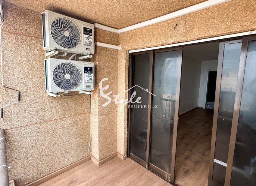 Resale - Apartament  - Torrevieja - Playa de los Locos