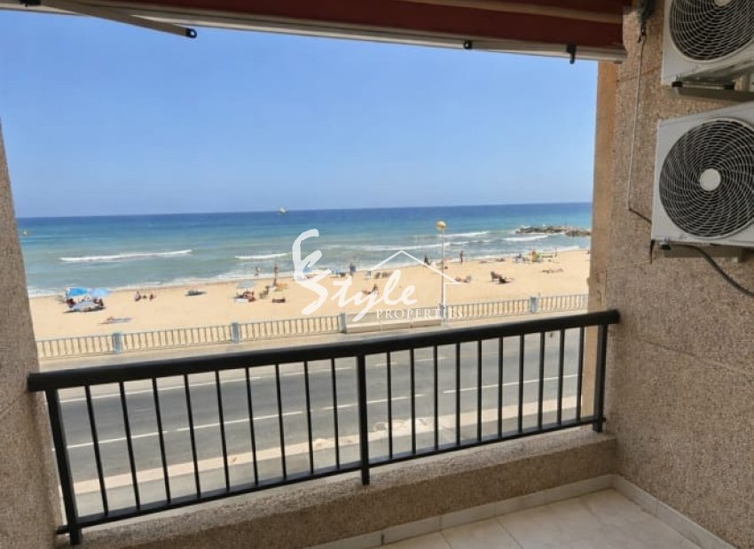Resale - Apartament  - Torrevieja - Playa de los Locos