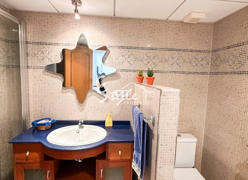 Resale - Apartament  - Torrevieja - Playa de los Locos