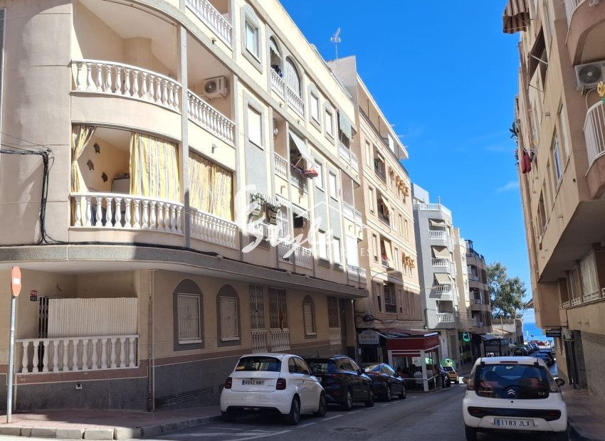 Resale - Apartament  - Torrevieja - Playa de los locos