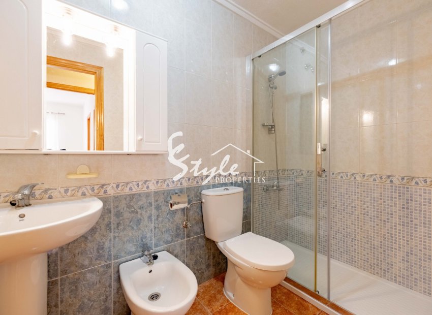 Resale - Apartament  - Torrevieja - Playa de los locos