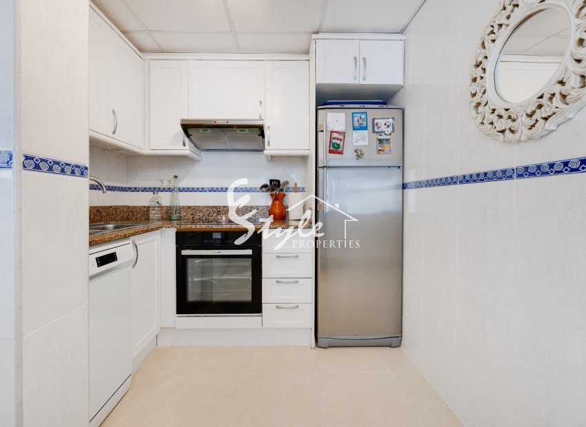 Resale - Apartament  - Torrevieja - Playa de los Locos