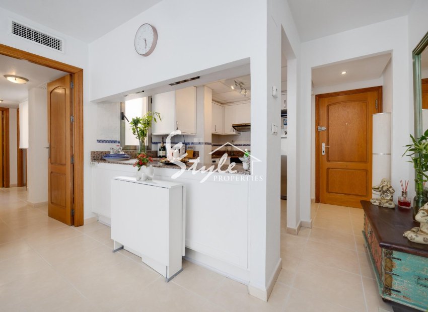 Resale - Apartament  - Torrevieja - Playa de los Locos