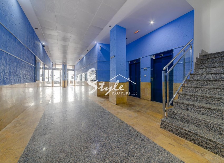 Resale - Apartament  - Torrevieja - Playa de los Locos