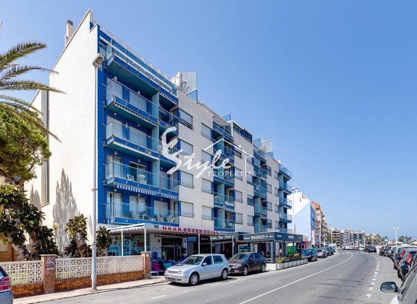 Resale - Apartament  - Torrevieja - Playa de los Locos