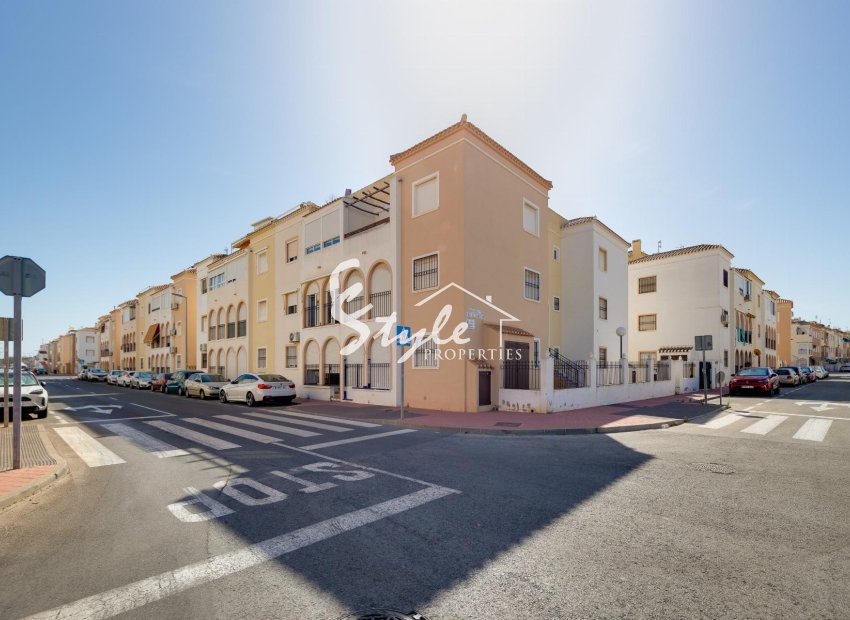 Resale - Apartament  - Torrevieja - Playa De Los Náufragos