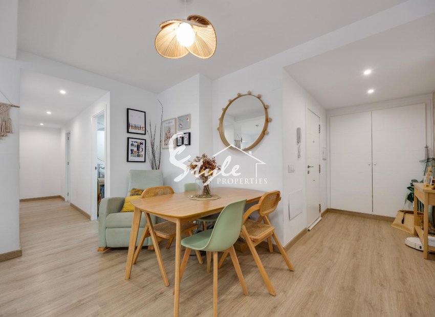 Resale - Apartament  - Torrevieja - Playa De Los Náufragos