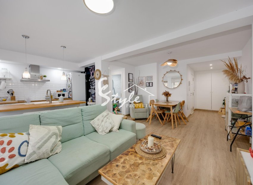Resale - Apartament  - Torrevieja - Playa De Los Náufragos