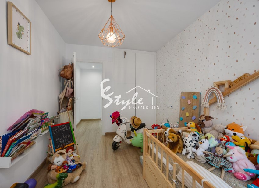 Resale - Apartament  - Torrevieja - Playa De Los Náufragos