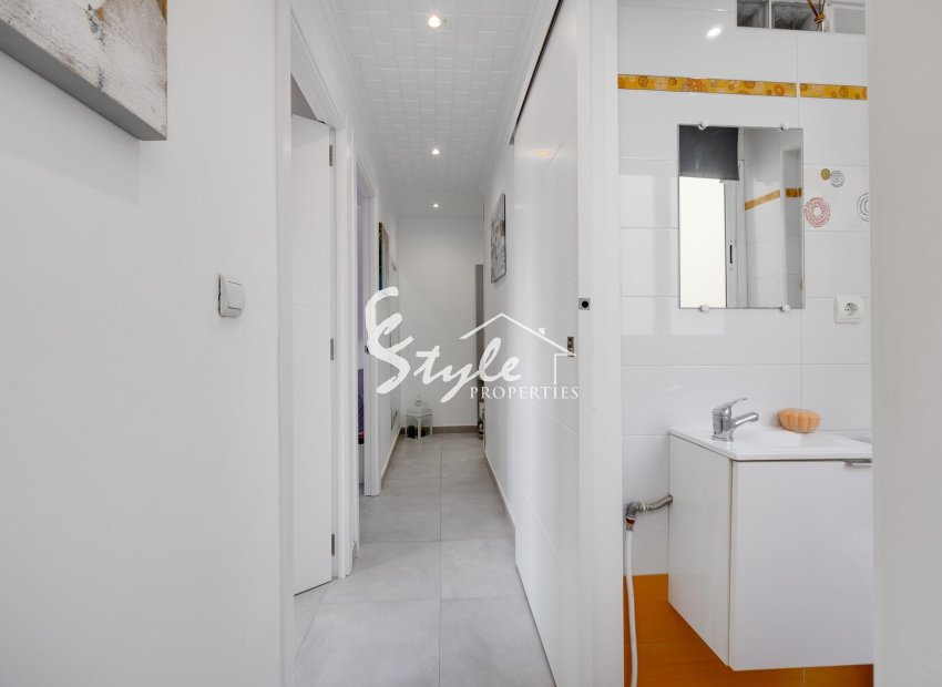 Resale - Apartament  - Torrevieja - Playa De Los Náufragos