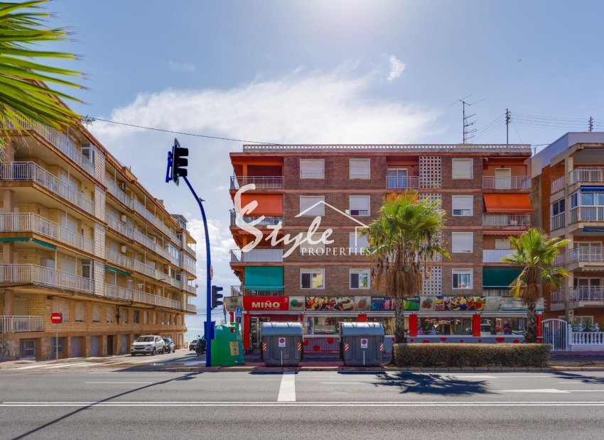 Resale - Apartament  - Torrevieja - Playa De Los Náufragos
