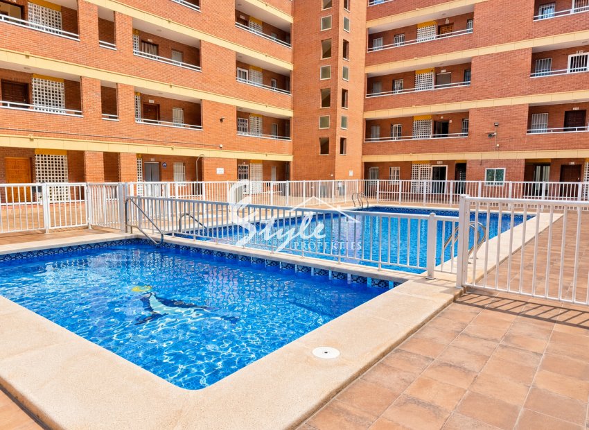 Resale - Apartament  - Torrevieja - Playa De Los Náufragos