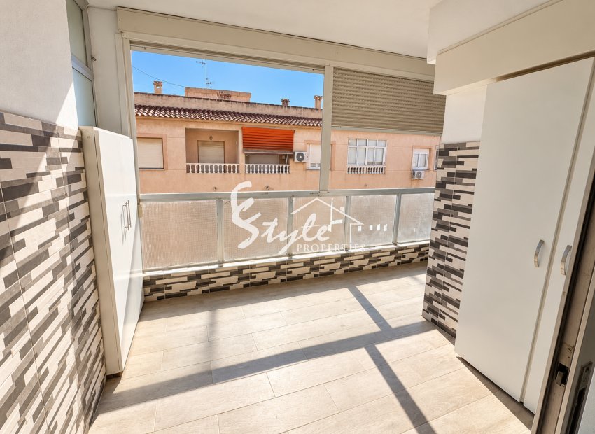 Resale - Apartament  - Torrevieja - Playa De Los Náufragos