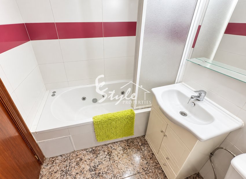 Resale - Apartament  - Torrevieja - Playa De Los Náufragos