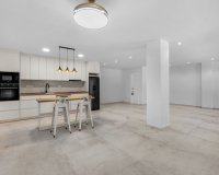 Resale - Apartament  - Torrevieja - Playa del Acequión