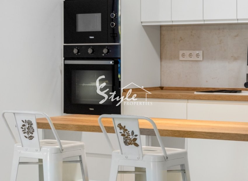 Resale - Apartament  - Torrevieja - Playa del Acequión