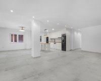 Resale - Apartament  - Torrevieja - Playa del Acequión