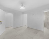Resale - Apartament  - Torrevieja - Playa del Acequión