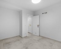 Resale - Apartament  - Torrevieja - Playa del Acequión