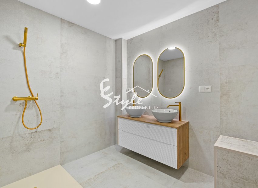 Resale - Apartament  - Torrevieja - Playa del Acequión
