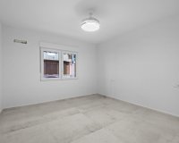 Resale - Apartament  - Torrevieja - Playa del Acequión
