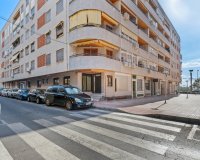 Resale - Apartament  - Torrevieja - Playa del Acequión