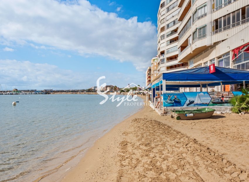 Resale - Apartament  - Torrevieja - Playa del Acequión