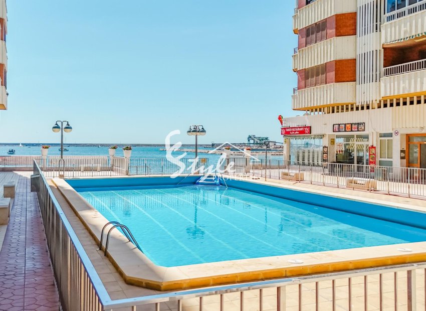 Resale - Apartament  - Torrevieja - Playa del Acequión