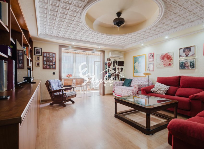 Resale - Apartament  - Torrevieja - Playa del Acequión