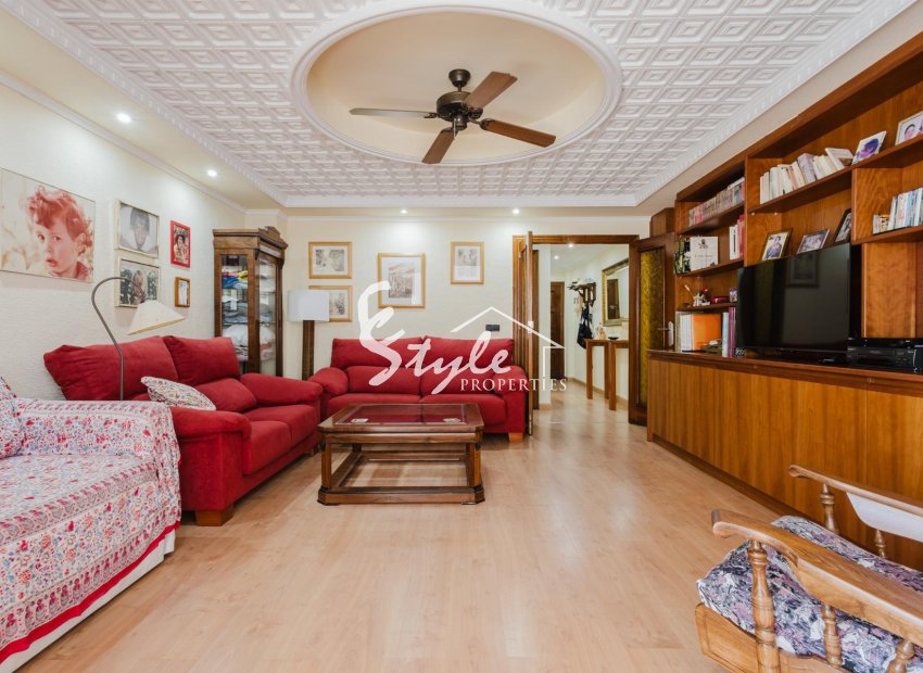 Resale - Apartament  - Torrevieja - Playa del Acequión