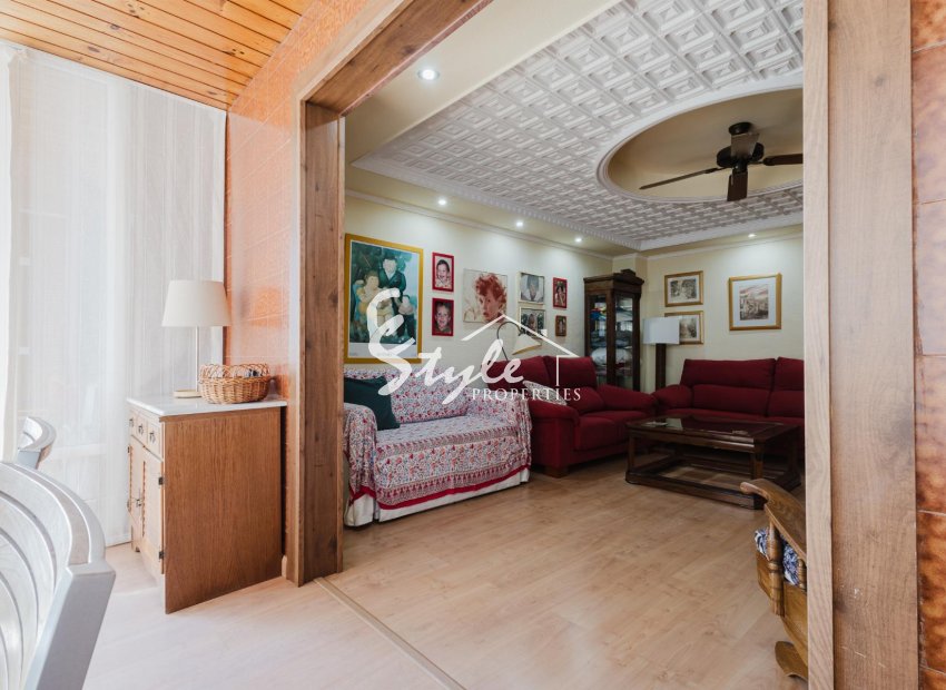 Resale - Apartament  - Torrevieja - Playa del Acequión