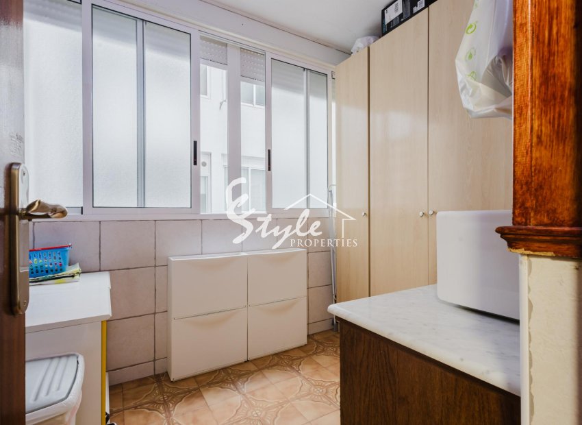 Resale - Apartament  - Torrevieja - Playa del Acequión