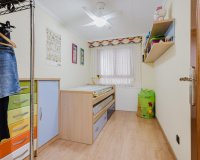 Resale - Apartament  - Torrevieja - Playa del Acequión